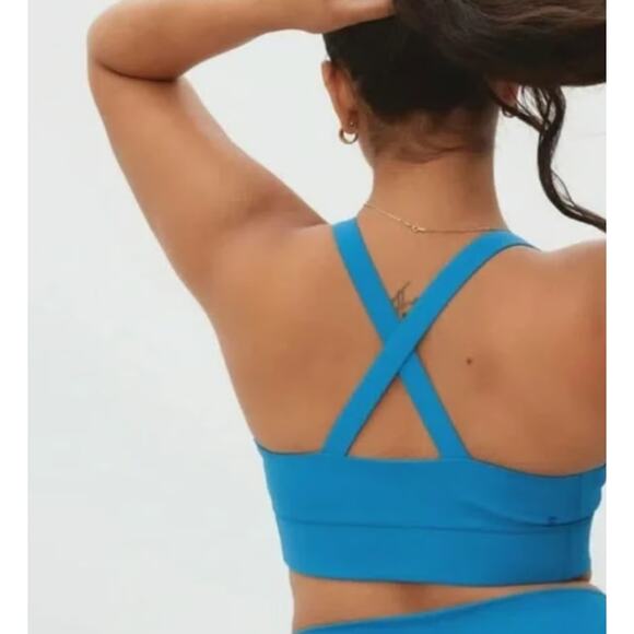 EVERLANE Women's The Perform Crop Top XS Blue Criss-Cross Sports Bra NWT - Picture 3 of 11